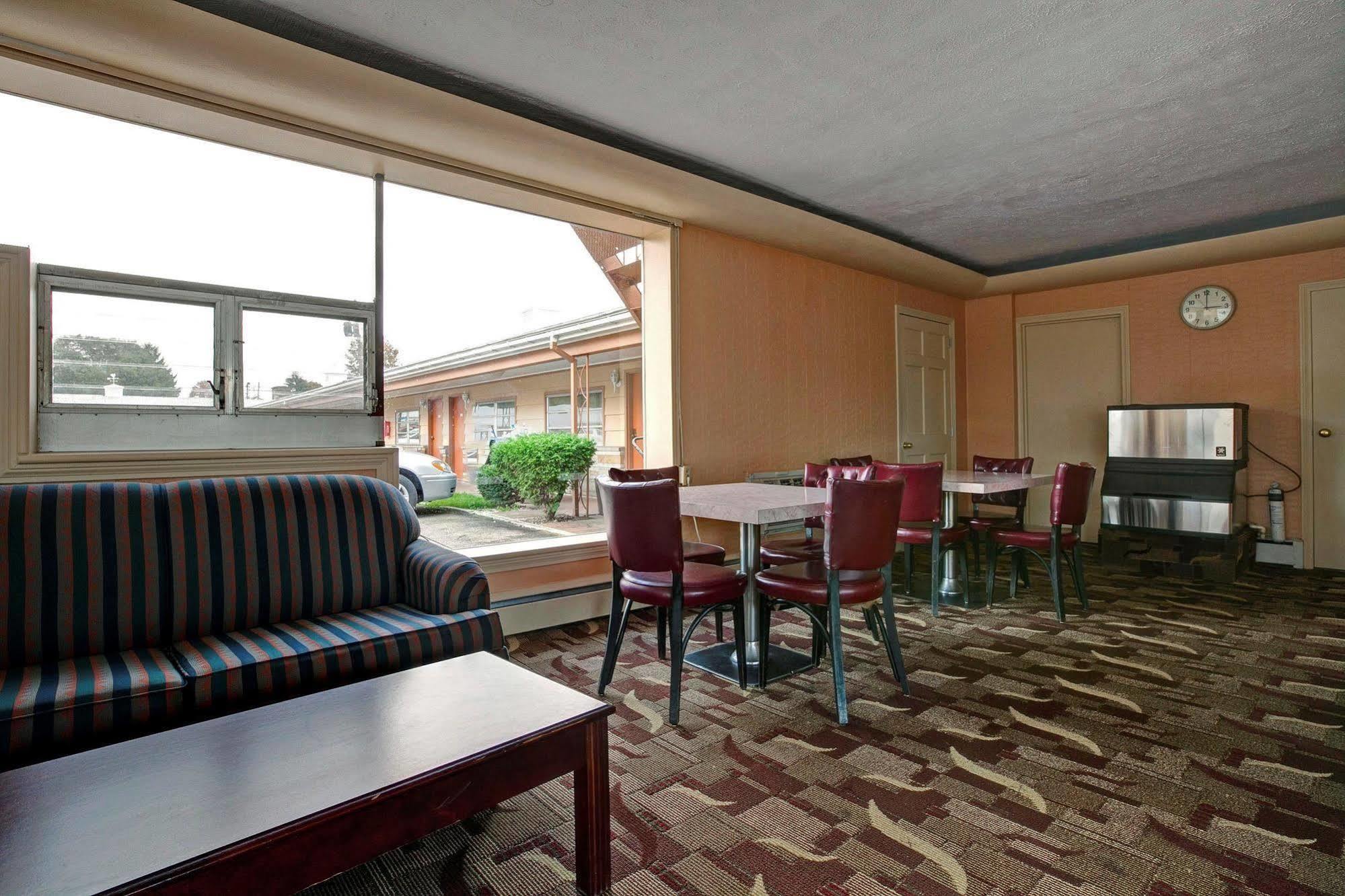Americas Best Value Inn Bradford Restaurante foto