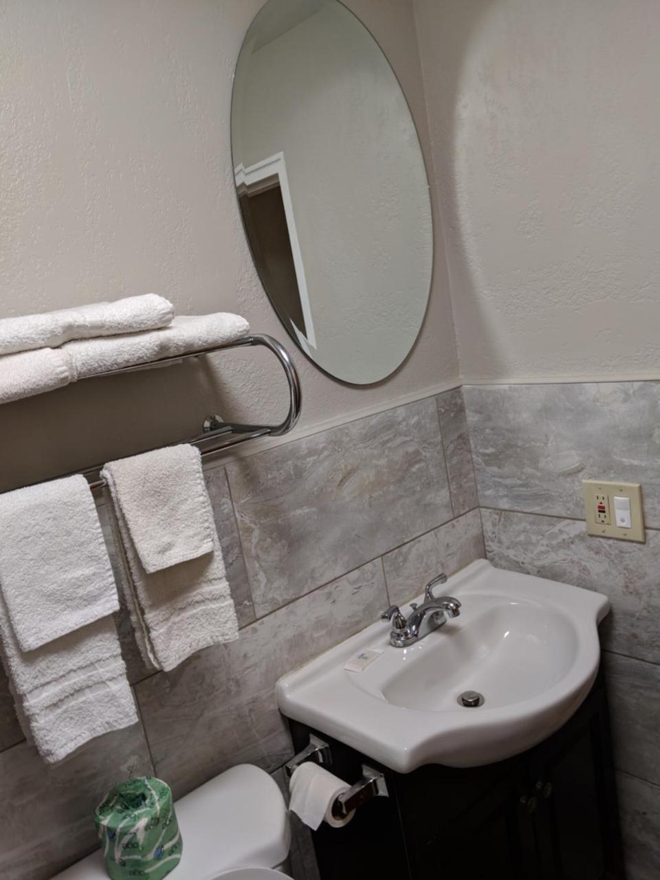 Americas Best Value Inn Bradford Exterior foto